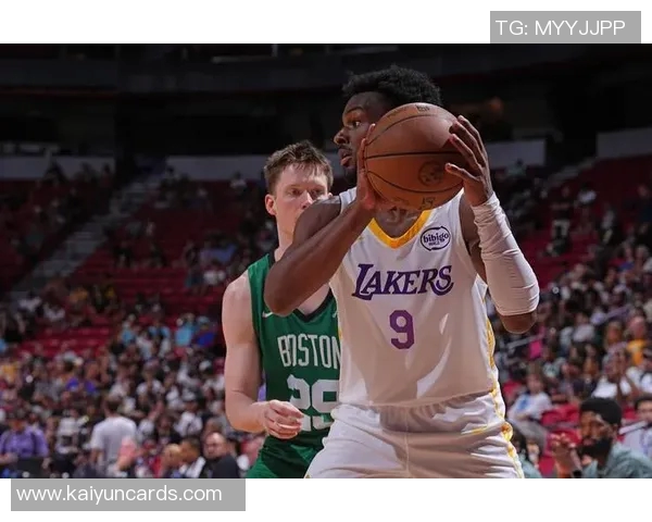 夸梅：布朗尼若想首发需提升接球投篮能力不能只依赖老爸的三分训练